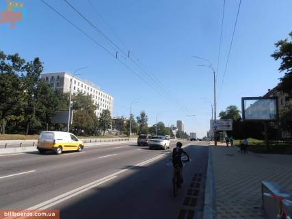Скроллер A в Киеве Миколи Міхновського бульвар (Дружби Народів бульвар), 18/7 - 170457 фото 1