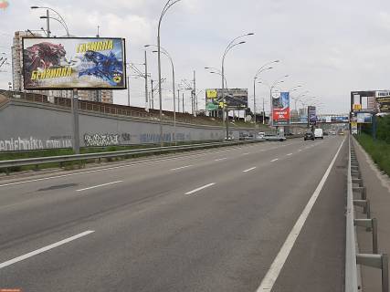Призма A в Киеве Дарницький міст, роздільник №1, з центру - 180518 фото 1