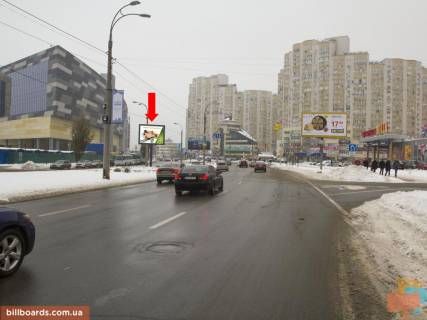 Скроллер A в Киеве Днепровская набережная ул., 49 - ул. Ахматовой, раделитель, возле ТРЦ "River Mall", светофор, в сторону моста Патона - 170814 фото 1
