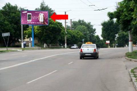 Билборд B в Кропивницкий (Кировоград) Соборна вул. (кол. 50-річчя Жовтня вул.) / Святослава Хороброго вул. (Ушакова)., супермаркет "Копилка", кінотеатр "Портал", готель "Турист" фото 1