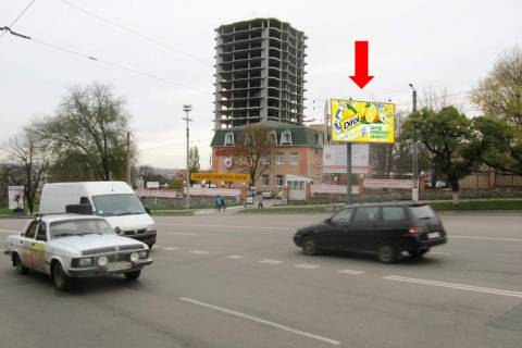 Билборд A в Кропивницкий (Кировоград) Соборна вул. (кол. 50-річчя Жовтня вул.) / Святослава Хороброго вул. (Ушакова)., супермаркет "Копилка", кінотеатр "Портал", готель "Турист" фото 1