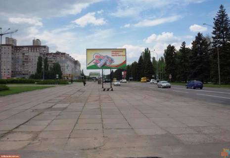 Билборд B в Кривом Роге Матусевича вул. (колиш. 22-го Партз'їзду вул.) - Костенко вул., зупинка "КНУ" фото 1