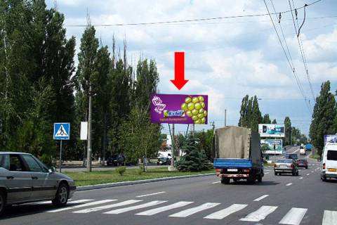 Билборд A в Кременчуге, 3x6  Свободи пр. (кол. 60-річчя Жовтня вул.) 83/1 / Пугачова вул., роздільник, з центру фото 1