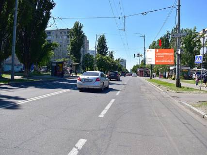 Призма A в Киеве, 3x6  Коласа вул., 25 - вул. Юри, на світлофорі, біля "АТБ", в сторону Кільцевої дороги - 180396 фото 1