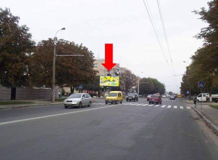 Билборд B в Луцке, 3x6  Рівненська вул. / Бібліотечна (колишня Казакова) вул., з центру фото 1