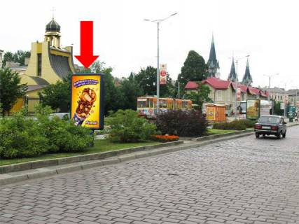 Ситилайт A в Львове Черновицкая ул., разделитель, в центр фото 1