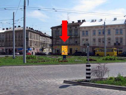Ситилайт A в Львове, 1.8x1.2  Чернівецька вул. / Городоцька вул., роздільник, в центр фото 1