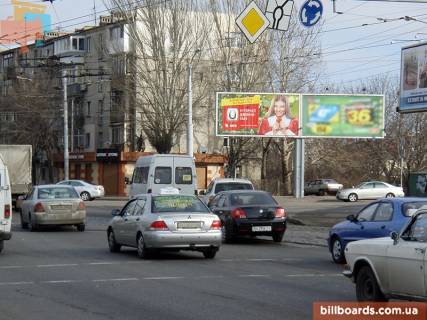 Призма A в Одессе Георгія Липського вул. (Толбухіна). - Краснова вул., біля ресторану "McDonald's", супермаркету "Сільпо" - 126168 фото 1