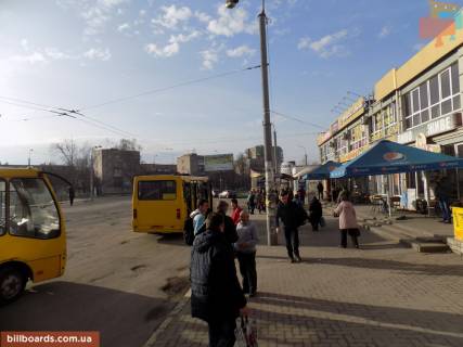 Призматрон, Призма A у Рівному Небесної Сотні вул. (Колиш. Кіквідзе вул.) / Привокзальна пл., Біля ж / д вокзалу, в центр - 154903 Фото 1