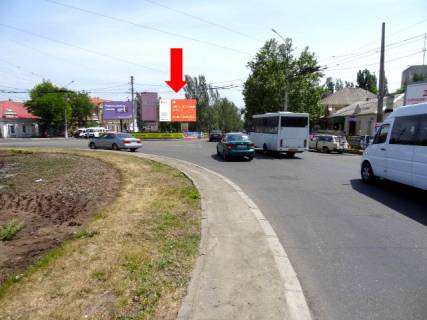 Призма A в Николаеве, 3x6  Центральний пр. (кол. Леніна пр.) / Аркасівська вул. (Пушкінська) ., роздільник, біля супермаркету "Ельдорадо", кільце, в бік Садової вул., права - 19543 фото 1