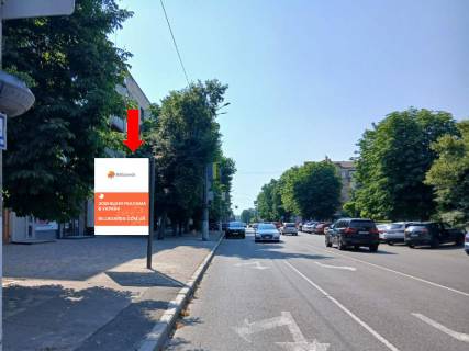 Ситилайт B в Черкассах, 1.8x1.2  Хрещатик вул., біля музею ім. Шевченка, в бік ТРЦ "Хрещатик-сіті" фото 1