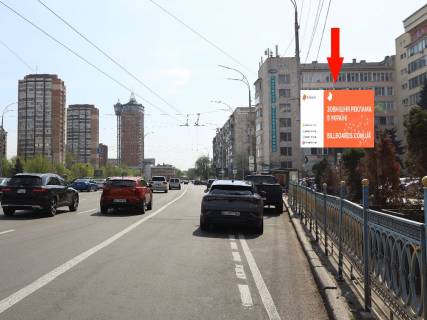 Видеоборд A в Киеве, 2.3x3.14  Українки бул., 26 / ул.Алмазова (колиш. вул. Кутузова), на світлофорі, біля "KFC", ст. м. "Печерська", з центру - 583715 фото 1