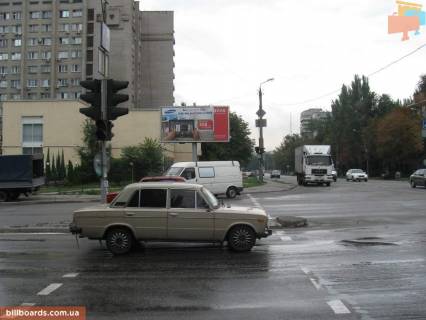 Призма B в Запорожье Шкільна вул. (колиш. Героїв Сталінграда вул.) / Українська вул. - 68538 фото 1