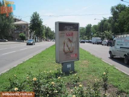 Ситилайт A в Запорожье Соборний пр. (колиш. Леніна пр.) / Запорізька вул. / Приходська вул. (колиш. Комунарська вул.), роздільник, до вокзалу фото 1