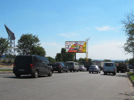 Призма B в Харькове, 3x6  просп. Льва Ландау (50-річчя СРСР). - Аерокосмічний (кол. Гагаріна) пр., (4), з центру - 666224 фото 1