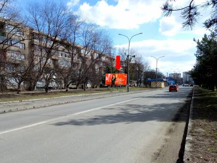 Билборд B в Ужгороде, 3x6  Грушевського вул., біля відділення "Автолюкс", поруч із зупинкою "Магазин Океан" фото 1