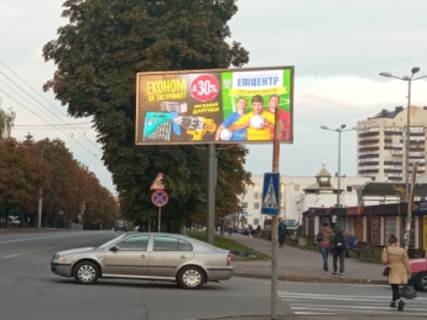 Видеоборд  в Ровно, 3x6  вул. Василя Червонія (Гагаріна)., 16, прайс за ролик 10 сек 1 вихід / 3 хвилини, з 8:00-22:00. Розрахунок для інших параметрів уточнюйте у менеджера. - 416519 фото 1