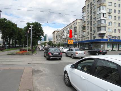 Видеоборд  у Києві, 2.3x3.14  просп. Берестейський (Перемоги)., 2 - вул. Бульварно-Кудрявська, на світлофорі, в сторону Повітрофлотського мосту, (ролик 10 сек, 1 вихід/1,5 хвилини) - 441314 Фото 1
