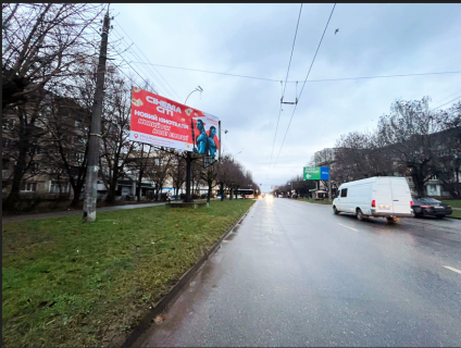 Билборд B в Черновцах, 3x6  Сергія Скальда (Комарова) вул., 11, до Буковинського ринку фото 2