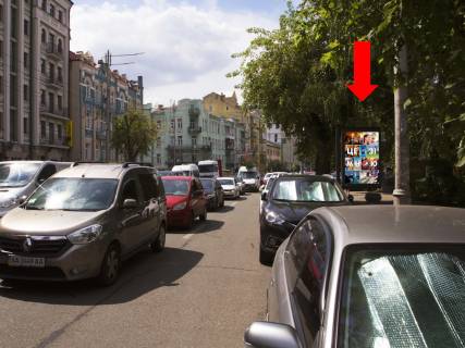 Ситилайт B в Киеве, 1.8x1.2  Жилянська вул., 38 / вул. Володимирська, в сторону Галицька площа (Перемоги пл.) фото 1