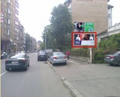 Билборд  в Ивано-Франковске, 3x6  Гаркуші вул. - Франка вул., нижній, в центр фото 1