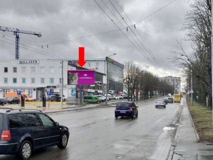 Билборд B в Ровно, 3x6  вул. Василя Червонія (Гагаріна)., 45, навпроти, біля кінотеатру "Ера", АЗС "ОККО", супермаркету "Novus" фото 1