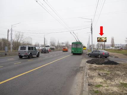 Призма A в Киеве, 3x6  Бандери пр. (колиш. Московський пр.) 28, біля супермаркету "Метро", в бік Північного мосту - 214931 фото 1
