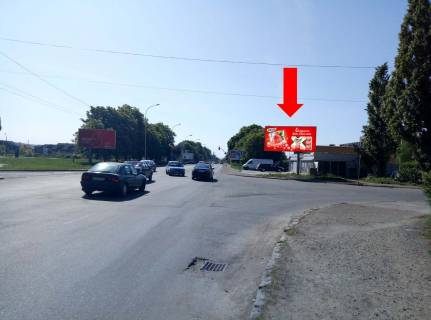 Билборд A в Ужгороде, 3x6  Карпатської України (Гагаріна) вул., 42 / Мартина вул., супермаркет "Барва", з центру фото 1
