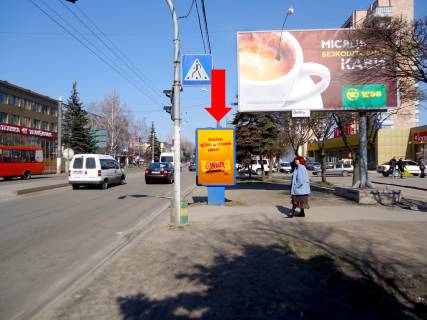 Ситилайт  в Житомире, 1.8x1.2  Київська вул., 102, навпроти ТРЦ "Глобал", супермаркетів "Фокстрот", "Ельдорадо", "Comfy", "Караван", на світлофорі фото 1