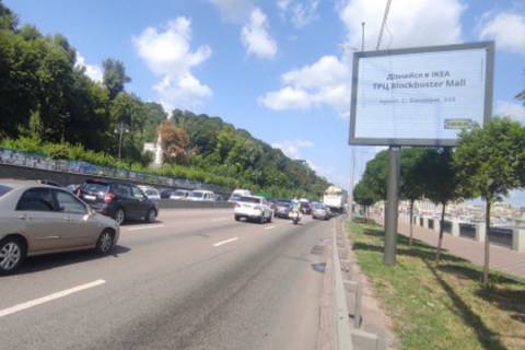 Видеоборд A у Києві Набережне шосе, 100м від Пішохідного моста до Поштової пл., прайс за трансляцію ролика 10 сек 1вихід/90 сек, з 0:00 до 23:59 - 368787 Фото 1