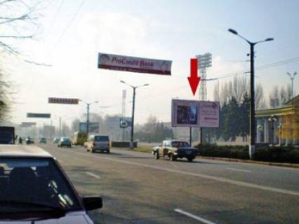 Billboard A in Krivy Rig, 3x6  Metalurgiv av., 20, park Hmel'nic'kogo, u bik Krivorizstali (kol. Ordzonikidze) st. Photo 1