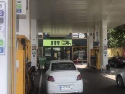 Видеоборд A в Борисполе, 1.92x10.24  Аеропорт "Бориспіль", термінал D, АЗС "КЛО", прайс за трансляцію ролика 10 сек, 1 вихід/2 хвилини, цілодобово - 440232 фото 1