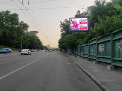 Видеоборд A в Киеве Миколи Міхновського бульвар (Дружби Народів бульвар)., Через 150 метрів від площі ГВОВ, прайс за трансляцію ролика 10 сек 1вихід/90 сек, з 0:00 до 23:59 - 366855 фото 1