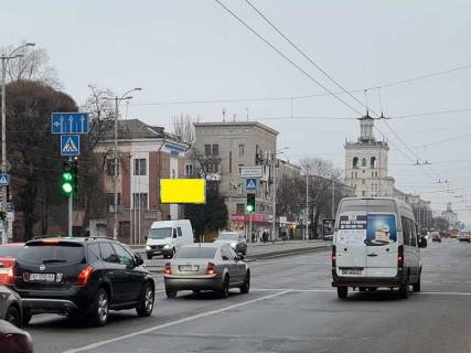 Billboard B in Zaporizhzhya Sobornij av. (kolis. Lenina av.) - Dobrolubova st., prajs za translaciu rolika 10 sek 1 raz / 2 hv, cilodobovo, krim tehnicnoi perervi miz 3 i 4 godinami noci. Prorahunok insih konfiguracij utocnujte u menedzera Photo 1