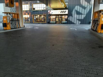 Видеоборд A в Киеве Бажана пр., 2Б, АЗС "KLO", прайс за трансляцію ролика 10 сек, 1 вихід/2 хвилини, цілодобово - 402529 фото 1