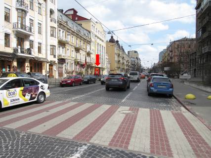 Ситилайт B в Киеве, 1.8x1.2  Хмельницького вул., 37/2 - вул. Пирогова, біля консульства Чехії, в сторону вул. Хрещатик фото 1
