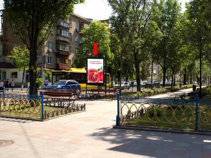 Ситилайт B в Киеве, 1.8x1.2  Українки бул., 13 / Новогоспітальна вул. (колиш. Щорса пров.), на світлофорі, в сторону пл. Л. Українки фото 1
