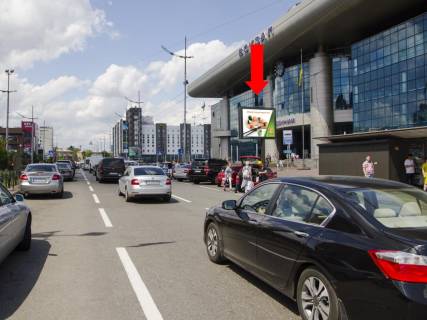 Видеоборд  в Киеве, 2.3x3.14  Кирпи вул., 3, біля входу в Південний залізничний вокзал, в сторону Повітрофлотського пр., (ролик 10 сек, 1 вихід/1,5 хвилини) - 441320 фото 1