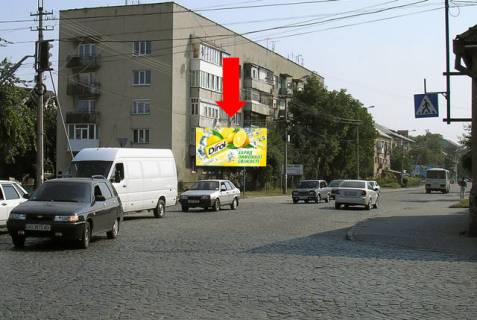 Билборд  в Мукачеве, 3x6  Духновича вул. / Мудрого вул. (кол. Червонознаменна вул.), на світлофорі, центр фото 1