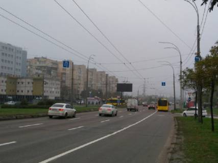 Видеоборд A в Киеве Шухевича пр. (колиш. Ватутіна), роздільник біля ринку "Десна", в сторону Північного моста, прайс за трансляцію ролика 10 сек 1вихід/90 сек, з 0:00 до 23:59 - 297181 фото 1
