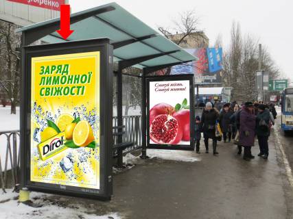 Ситилайт B в Ровно, 1.8x1.2  Київська вул., зупинка "Автовокзал", біля ринку "Андріївський", в бік Грушевського вул., B1 фото 1