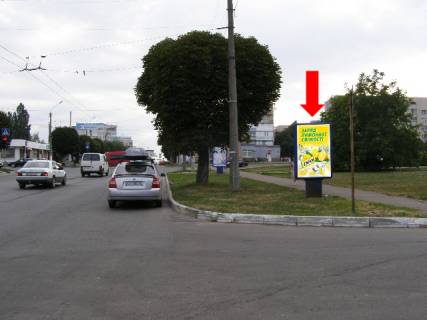Ситилайт A в Черновцах, 1.8x1.2  Сергія Скальда (Комарова) вул. / Воробкевича вул., біля готелю "Черемош", в бік ринку "Буковинський" фото 1