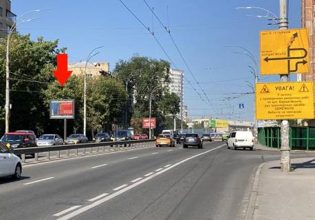 Бэклайт B в Киеве Гетьмана вул., 36 фото 1