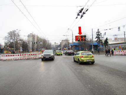 Призма  в Киеве, 3x6  Кирилівська вул. (Фрунзе), 125 - вул. Сирецька, на світлофорі, в центр - 445853 фото 1
