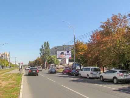 Білборд, Бігборд (Борд)  A у Харкові, 3x6  Перемоги пр., 64б, з центру Фото 1
