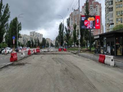 Видеоборд A в Киеве просп. Володимира Івасюка (Героїв Сталінграда)., 12Г, за світлофором, прайс за трансляцію ролика 10 сек 1вихід/90 сек, з 0:00 до 23:59 - 380563 фото 1