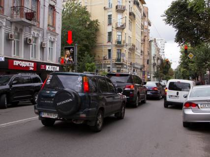 Ситилайт  в Киеве, 1.8x1.2  В. Житомирська вул. / Гончара вул., на світлофорі, в сторону Львівська пл. фото 1