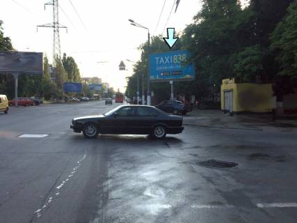 Билборд  в Одессе, 3x6  Космонавтів вул., 15, в центр фото 1