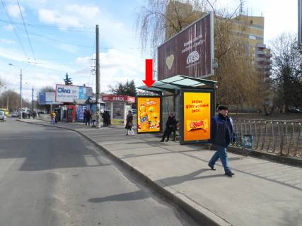 Ситилайт A в Ровно, 1.8x1.2  Київська вул., зупинка "Автовокзал", біля ринку "Андріївський", з центру, A2 фото 1