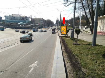 Ситилайт A в Виннице, 1.8x1.2  Соборна вул. / Пирогова вул. / Калічанська (колишня Гагаріна) пл., біля універмагу "Вінницький", центрального парку, в бік Хмельницького шосе фото 1